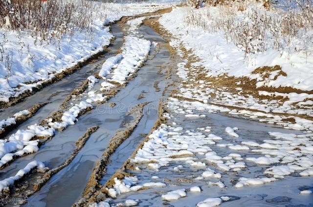 女用器具：人与自然的生命共感：“雪”意象与人生之境